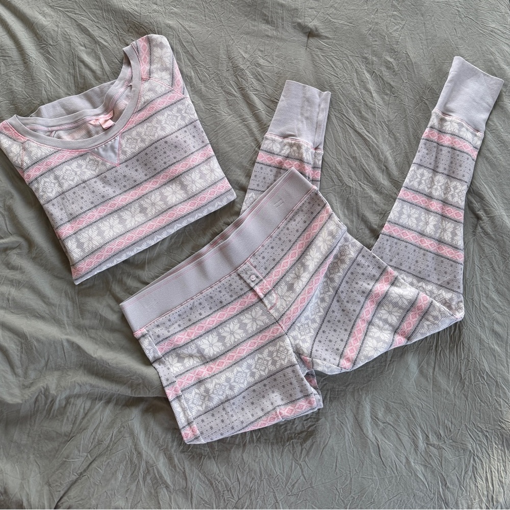 Victoria’s Secret Gray & Pink Nordic Patterned Pajama Set